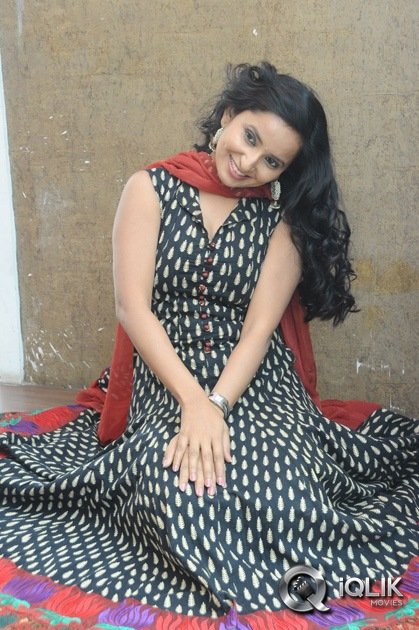 Ishika-Singh-at-Hrudaya-Kaleyam-Movie-Success-Meet